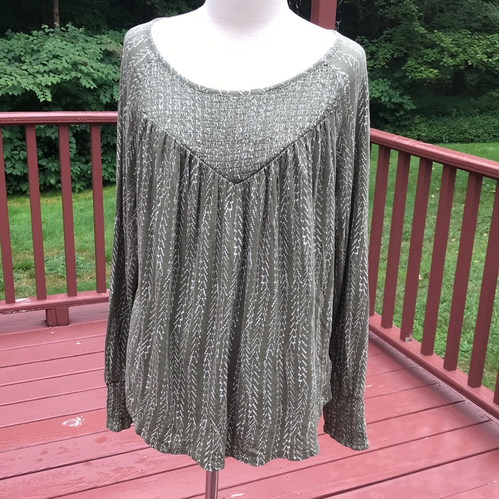 Lucky Brand XL sage green printed smoked long sleeve top.